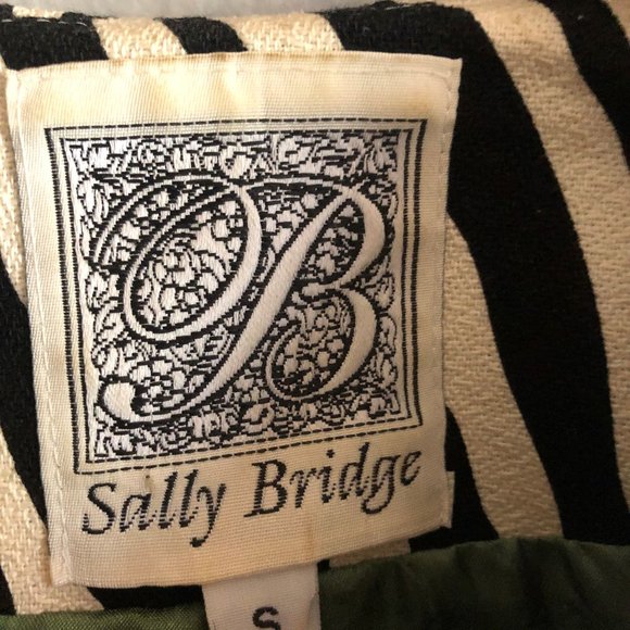 Cropped Zebra Jacket - Picture 2 of 3